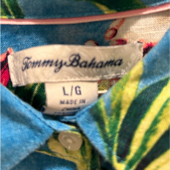 Tommy Bahamas long sleeve blouse floral and 🦜 parrot print - Picture 2 of 4